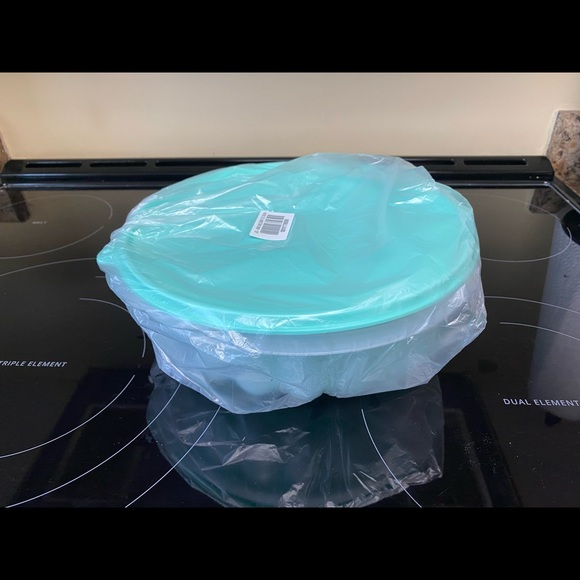 Brand new Tupperware jell-ring mold - Picture 3 of 3